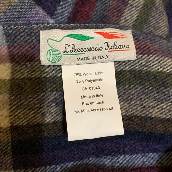 Wool scarf made in Italy stripes fringed - Picture 3 of 7